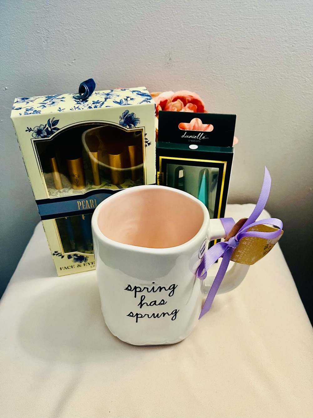 RAE DUNN (SPRING HAS SPRUNG) MUG + Blush & Tweezer Set. NWT 3-Piece Bundle.